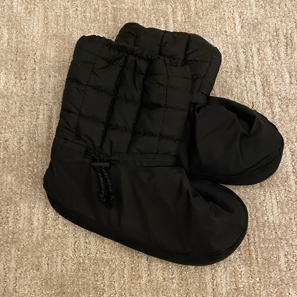 Russian Pointe Quilted Booties